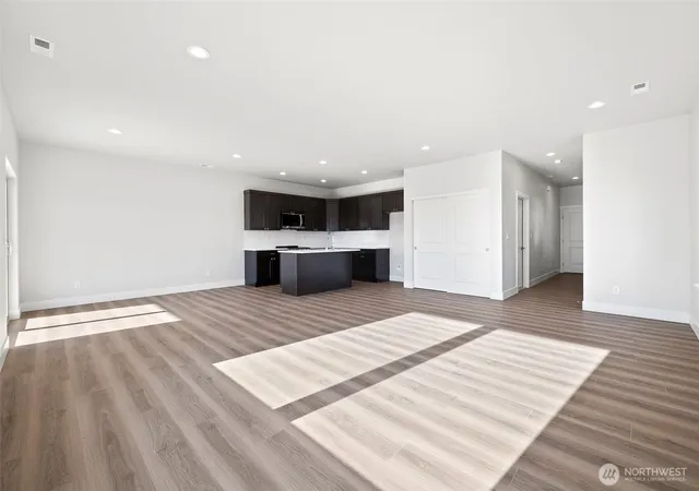 Photo 3 of Single family home for sale at 4247 W Sandy Ct, Moses Lake, WA 98837 | MLS# NWM2556770 | Listing updated on 2026-09-22
