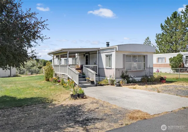 Photo 1 of Contingent at 4680 Rd K Ne #5, Moses Lake, WA 98837 | MLS# NWM2556818 | Listing updated on 2026-09-22