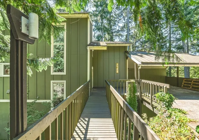 Photo 4 of Single family home for sale at 2425 Archwood Dr, Longview, WA 98632 | MLS# NWM2556828 | Listing updated on 2026-09-22