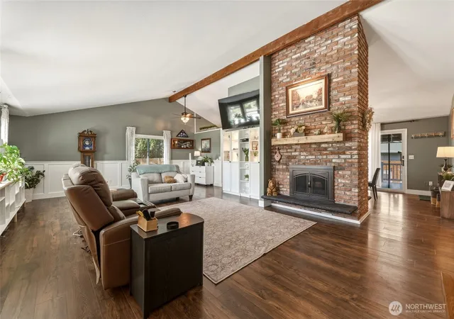 Photo 4 of Sale Pending at 353 SE Highland Park Dr, College Place, WA 99324 | MLS# NWM2556846 | Listing updated on 2026-09-26