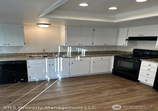 Photo 3 of Sale Pending at 225 N 21st Street, Mount Vernon, WA 98273 | MLS# NWM2556848 | Listing updated on 2026-09-25