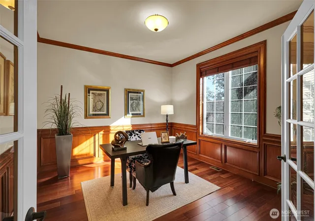 Photo 4 of Single family home for sale at 4563 162nd Lane SE, Bellevue, WA 98006 | MLS# NWM2556877 | Listing updated on 2026-10-02