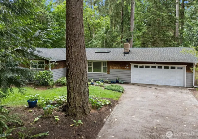 Photo 3 of Single family home for sale at 6724 Alder Glen Dr Se, Olympia, WA 98513 | MLS# NWM2556888 | Listing updated on 2026-09-22