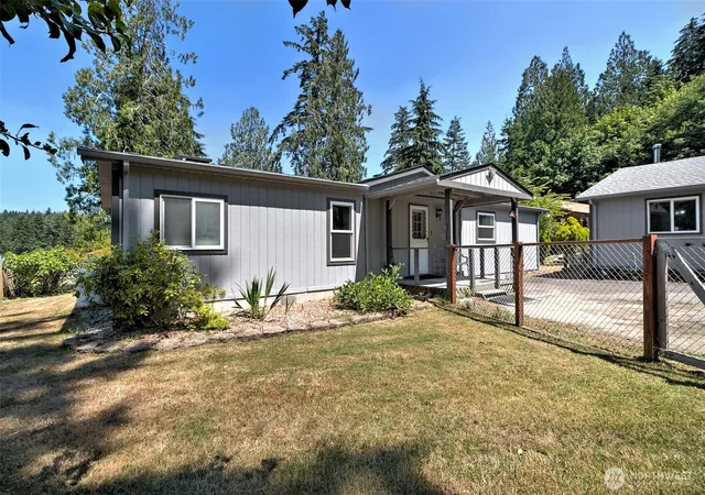Photo 3 of Manufactured home for sale at 51 Se Earsley Ln, Shelton, WA 98584 | MLS# NWM2556897 | Listing updated on 2026-09-22
