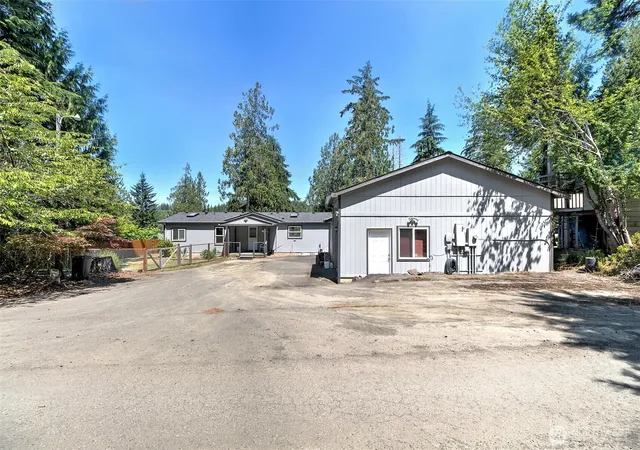 Photo 3 of Manufactured home for sale at 51 SE Earsley Ln, Shelton, WA 98584 | MLS# NWM2556897 | Listing updated on 2026-09-22