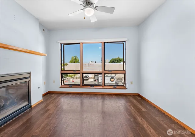 Photo 4 of Sale Pending at 210 W Pioneer #210, Puyallup, WA 98371 | MLS# NWM2556907 | Listing updated on 2026-09-20