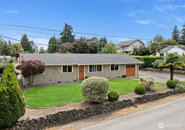 Photo 3 of Single family home for sale at 10717 Se 211th Street, Kent, WA 98031 | MLS# NWM2556913 | Listing updated on 2026-09-23
