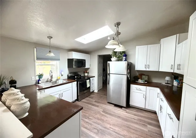 Photo 4 of Manufactured home for sale at 1705 Highway 101, Forks, WA 98331 | MLS# NWM2556922 | Listing updated on 2026-09-22