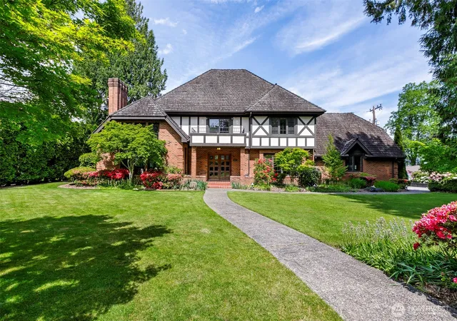 Photo 1 of Single family home for sale at 6573 Ne Windermere Rd, Seattle, WA 98105 | MLS# NWM2556931 | Listing updated on 2026-09-24