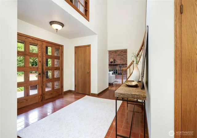 Photo 3 of Single family home for sale at 6573 Ne Windermere Rd, Seattle, WA 98105 | MLS# NWM2556931 | Listing updated on 2026-09-24