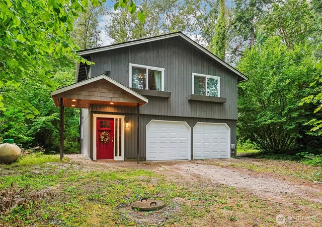 Photo 2 of Single family home for sale at 41391 N Shore Ln, Concrete, WA 98237 | MLS# NWM2556934 | Listing updated on 2026-09-23