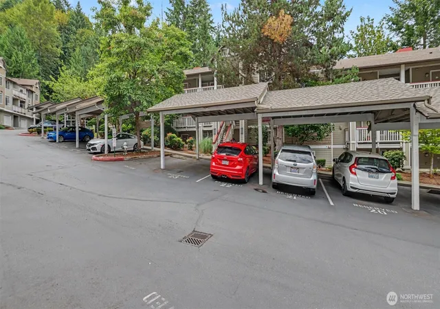 Photo 2 of Sale Pending at 18505 Se Newport Way #B106, Issaquah, WA 98027 | MLS# NWM2556950 | Listing updated on 2026-09-25