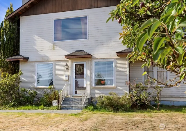 Photo 4 of Single family home for sale at 536 E Lauridsen Blvd, Port Angeles, WA 98362 | MLS# NWM2556966 | Listing updated on 2026-08-05
