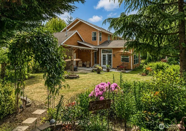 Single family home for sale at 1850 Maple St, Port Townsend, WA 98368 | MLS# NWM2556974
