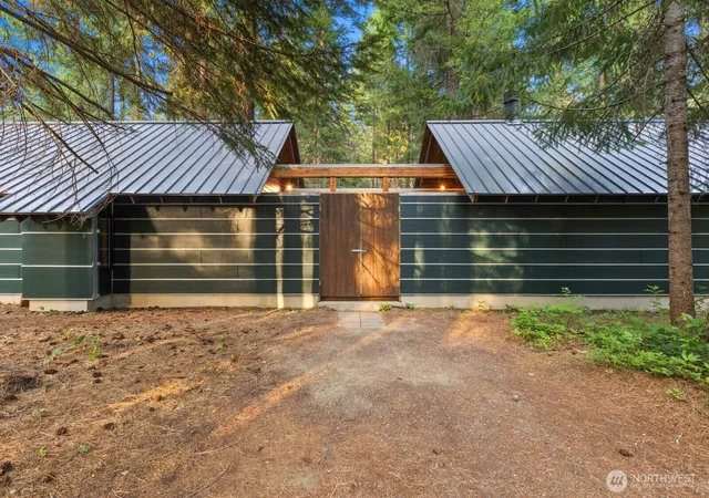 Photo 3 of Single family home for sale at 361 Stone Ridge Dr, Cle Elum, WA 98922 | MLS# NWM2556993 | Listing updated on 2026-09-22