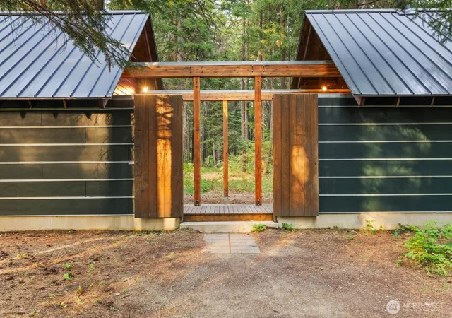 Photo 3 of Single family home for sale at 361 Stone Ridge Dr, Cle Elum, WA 98922 | MLS# NWM2556993 | Listing updated on 2026-09-22