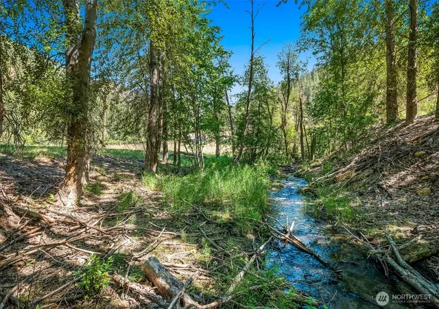 Photo 4 of Single family home for sale at 10547 Merry Cyn Rd, Leavenworth, WA 98826 | MLS# NWM2557005 | Listing updated on 2026-09-22