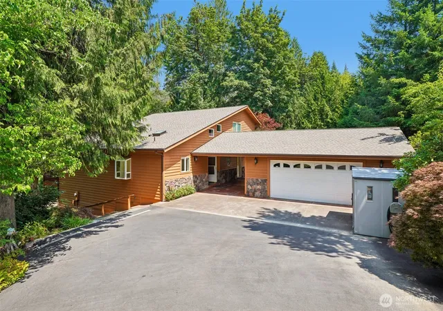 Photo 2 of Single family home for sale at 720 Ostrander Rd, Kelso, WA 98626 | MLS# NWM2557025 | Listing updated on 2026-09-22