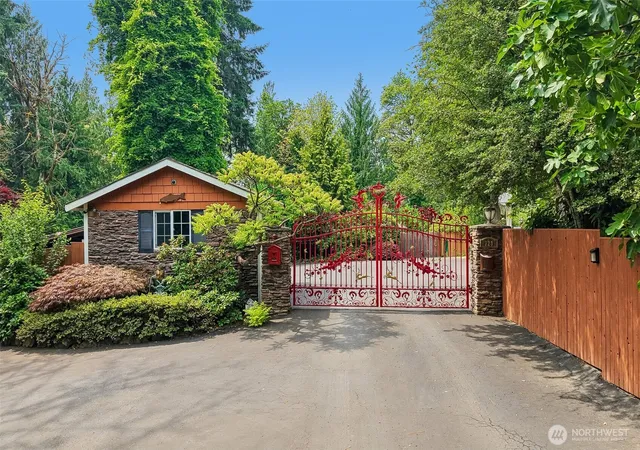Photo 3 of Single family home for sale at 720 Ostrander Rd, Kelso, WA 98626 | MLS# NWM2557025 | Listing updated on 2026-09-22