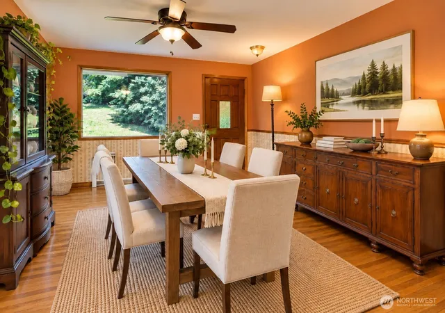 Photo 3 of Single family home for sale at 11826 Ne Manzanita Ln, Bainbridge Island, WA 98110 | MLS# NWM2557056 | Listing updated on 2026-09-29