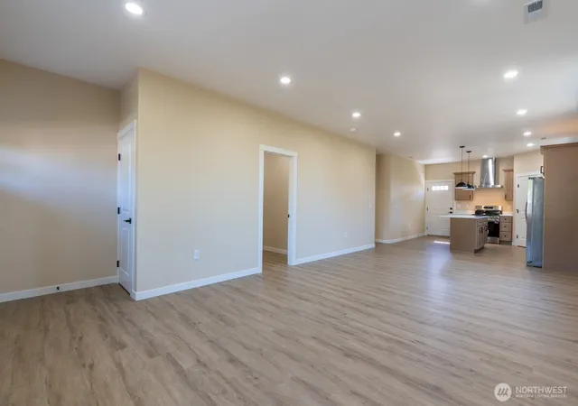 Photo 2 of Single family home for sale at 39 Birch St SW, Soap Lake, WA 98851 | MLS# NWM2557060 | Listing updated on 2026-09-21