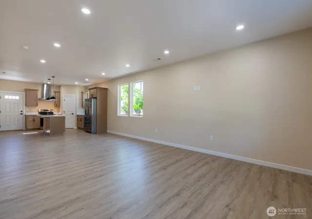 Photo 4 of Single family home for sale at 39 Birch St SW, Soap Lake, WA 98851 | MLS# NWM2557060 | Listing updated on 2026-09-21