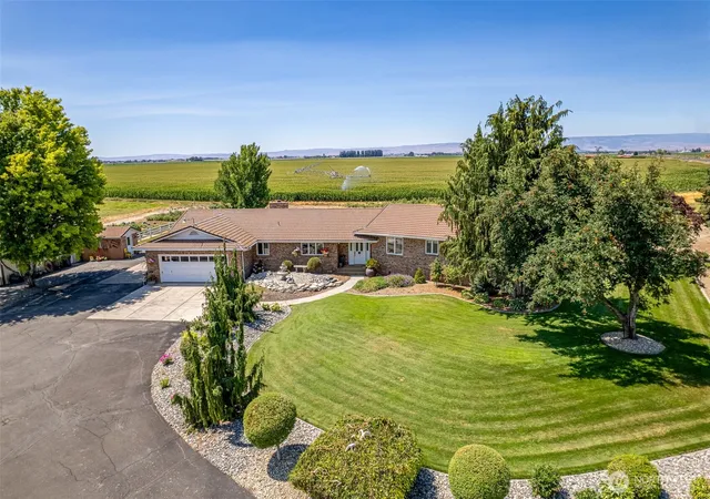 Photo 2 of Single family home for sale at 13461 W Highway 28, Quincy, WA 98848 | MLS# NWM2557065 | Listing updated on 2026-09-22