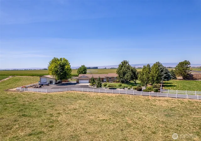 Photo 3 of Single family home for sale at 13461 W Highway 28, Quincy, WA 98848 | MLS# NWM2557065 | Listing updated on 2026-09-22