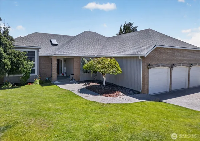 Photo 2 of Single family home for sale at 213 S 78th Avenue, Yakima, WA 98908 | MLS# NWM2557096 | Listing updated on 2026-09-22
