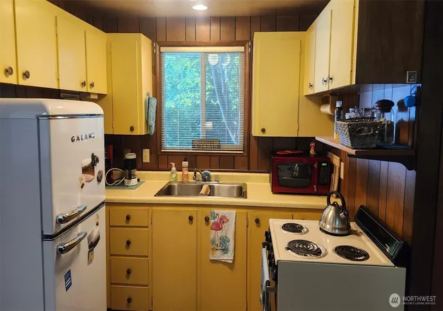 Photo 4 of Single family home for sale at 2549 Williwaw Ln, Ocean Shores, WA 98569 | MLS# NWM2557106 | Listing updated on 2026-09-22