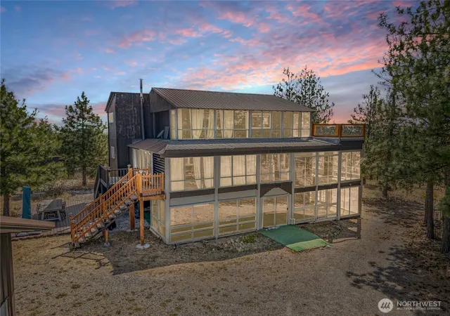 Photo 1 of Single family home for sale at 107 Pioneer Ln, East Wenatchee, WA 98802 | MLS# NWM2557111 | Listing updated on 2026-10-01