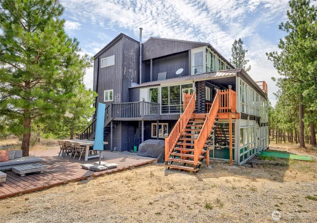 Photo 3 of Single family home for sale at 107 Pioneer Ln, East Wenatchee, WA 98802 | MLS# NWM2557111 | Listing updated on 2026-10-01