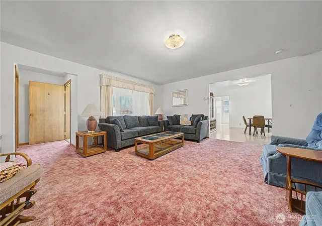 Photo 4 of Single family home for sale at 420 11th Street SW, Ephrata, WA 98823 | MLS# NWM2557130 | Listing updated on 2026-09-22