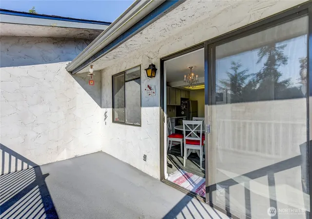Photo 4 of Condo for sale at 130 E N Camano Dr #8, Camano Island, WA 98282 | MLS# NWM2557153 | Listing updated on 2026-09-30