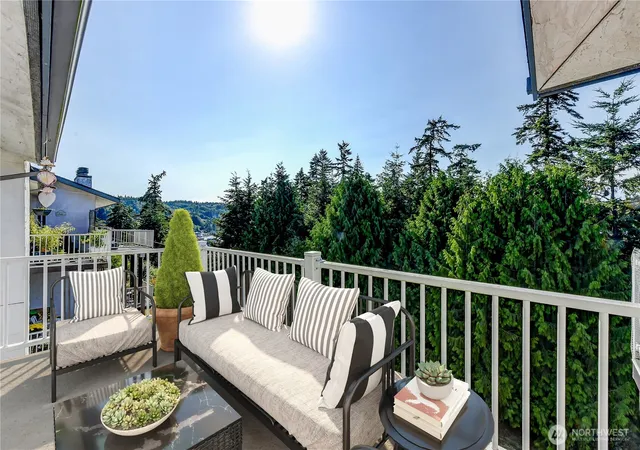Photo 3 of Condo for sale at 130 E N Camano Dr #8, Camano Island, WA 98282 | MLS# NWM2557153 | Listing updated on 2026-09-30