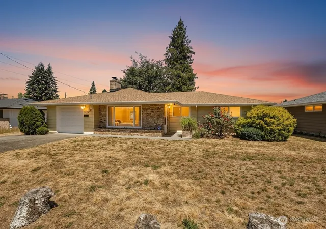 Photo 2 of Single family home for sale at 1225 21st Street Se, Auburn, WA 98002 | MLS# NWM2557163 | Listing updated on 2026-09-30