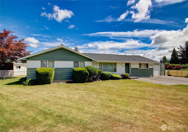 Photo 3 of Sale Pending at 1907 Sparrs Ln, Burlington, WA 98233 | MLS# NWM2557186 | Listing updated on 2026-09-25