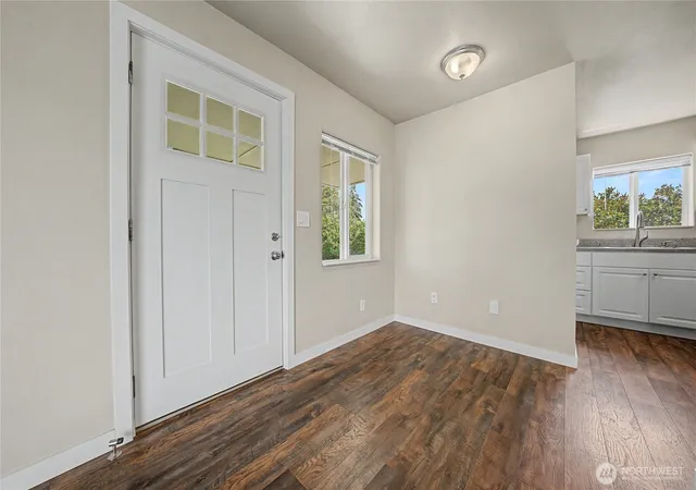 Photo 3 of Single family home for sale at 860 S Nancy Ave, East Wenatchee, WA 98802 | MLS# NWM2557190 | Listing updated on 2026-09-30