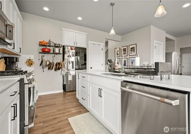 Photo 4 of Single family home for sale at 7026 61st Place NE, Marysville, WA 98270 | MLS# NWM2557214 | Listing updated on 2026-09-22
