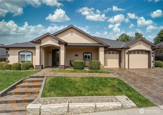 Photo 2 of Single family home for sale at 260 Coyote Ridge Dr, Walla Walla, WA 99362 | MLS# NWM2557237 | Listing updated on 2026-09-23