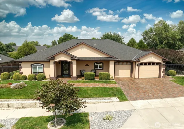 Photo 3 of Single family home for sale at 260 Coyote Ridge Dr, Walla Walla, WA 99362 | MLS# NWM2557237 | Listing updated on 2026-09-23