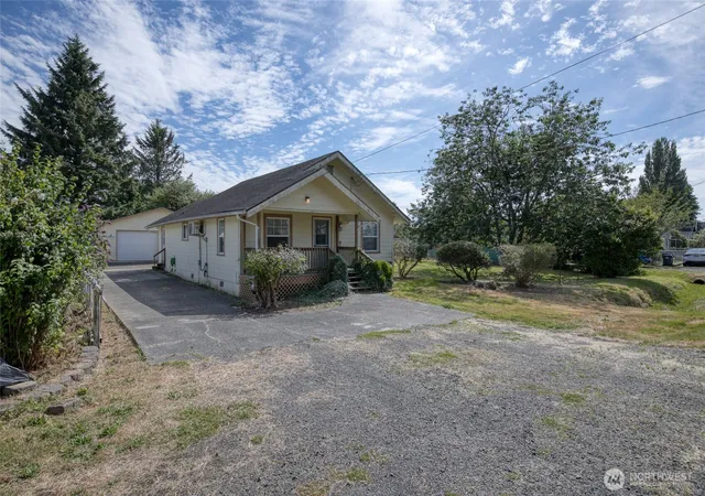 Photo 1 of Single family home for sale at 1021 W Stockwell St, Aberdeen, WA 98520 | MLS# NWM2557268 | Listing updated on 2026-09-23