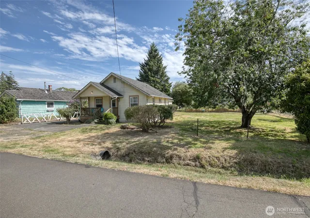 Photo 2 of Single family home for sale at 1021 W Stockwell St, Aberdeen, WA 98520 | MLS# NWM2557268 | Listing updated on 2026-09-23