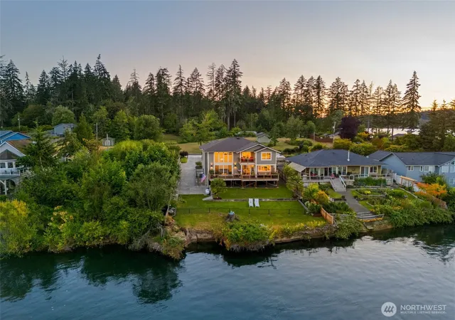 Photo 1 of Single family home for sale at 31 Se Skookum View Dr, Shelton, WA 98584 | MLS# NWM2557272 | Listing updated on 2026-09-23