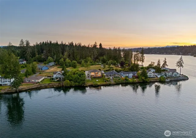 Photo 3 of Single family home for sale at 31 Se Skookum View Dr, Shelton, WA 98584 | MLS# NWM2557272 | Listing updated on 2026-09-23