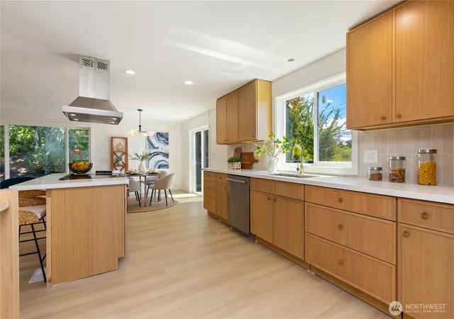 Photo 1 of Single family home for sale at 5134 S Wallace St, Seattle, WA 98178 | MLS# NWM2557313 | Listing updated on 2026-10-01