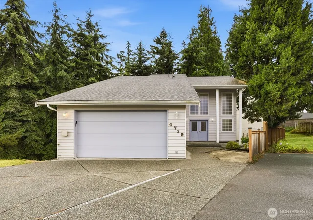 Photo 1 of Single family home for sale at 4729 Seahurst Ave, Everett, WA 98203 | MLS# NWM2557338 | Listing updated on 2026-09-23