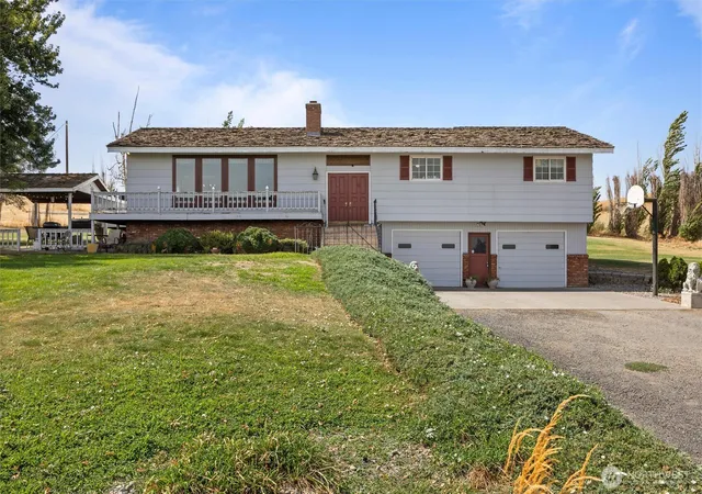Single family home for sale at 697 Conrad Rd, Touchet, WA 99360 | MLS# NWM2557350