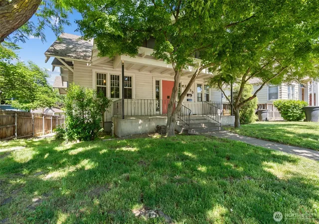 Multi family home for sale at 1035 Isaacs Ave, Walla Walla, WA 99362 | MLS# NWM2557387