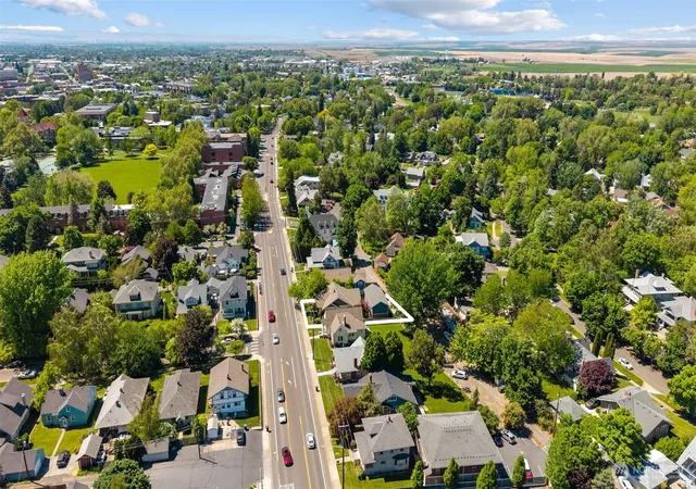 Photo 3 of Multi family home for sale at 1035 Isaacs Ave, Walla Walla, WA 99362 | MLS# NWM2557387 | Listing updated on 2026-09-23